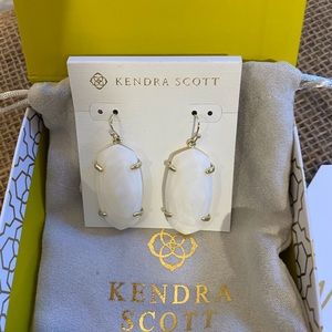 NWT Kendra Scott white&gold earrings box included